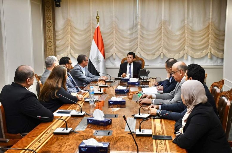 وزير الرياضة يلتقي رئيس الاتحاد المصري للكرة الطائرة