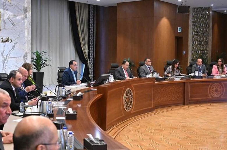 رئيس الوزراء يوجه بسرعة الانتهاء من محفّزات صناعة السيارات الكهربائية في مصر