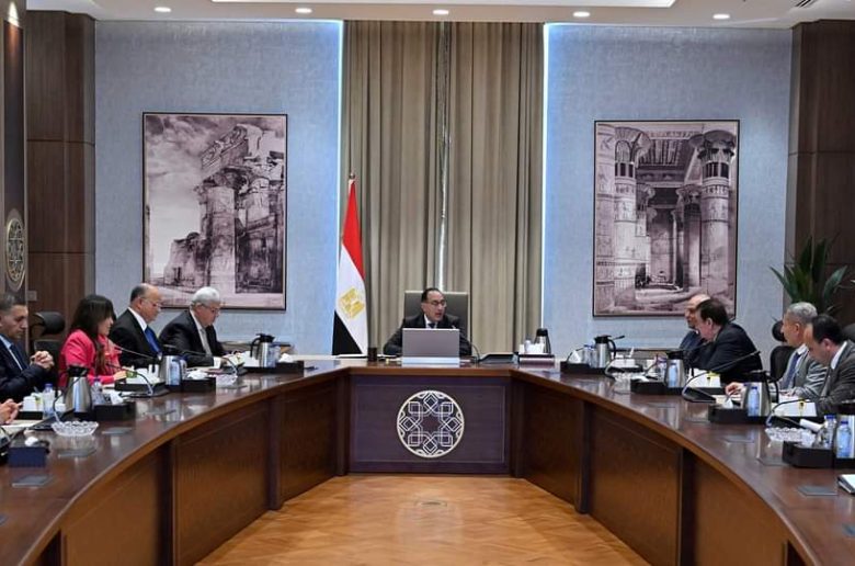 مدبولي يوجه بتطوير الهوية البصرية للطريق الدائرى استعداد لافتتاح المتحف الكبير