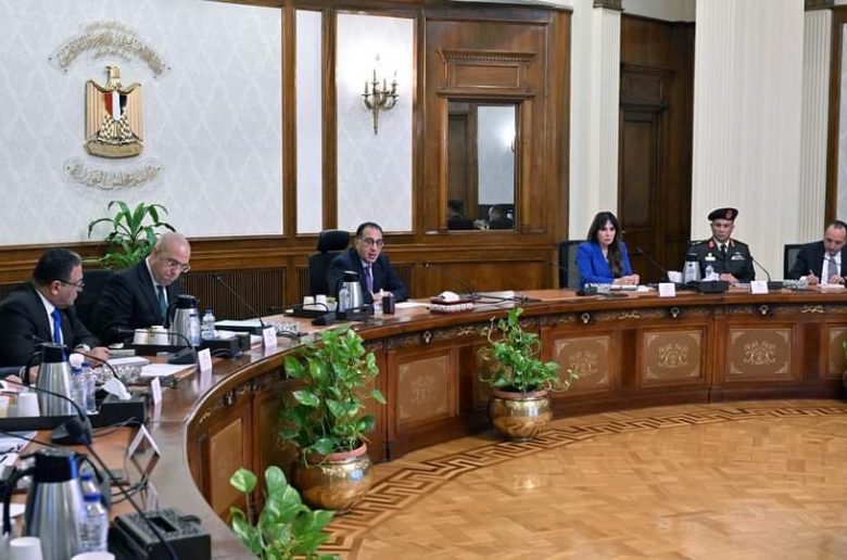 رئيس الوزراء يكلف بالاعتماد على المكون المحلي بمختلف المشروعات دعما للصناعة