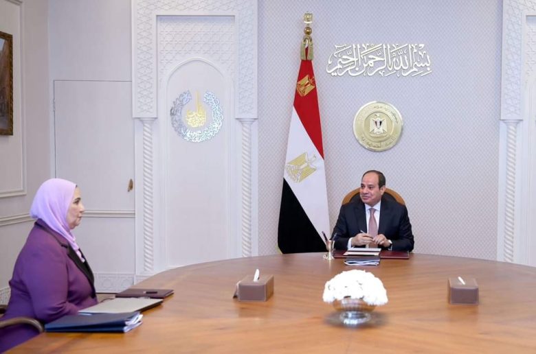 الرئيس السيسي يوجه بمواصلة تقديم وتعزيز الخدمات المقدمة لأسر الشهداء والمصابين