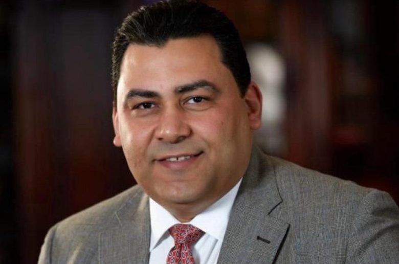 عادل حامد العمل مساعدا لوزير الاتصالات وتكنولوجيا المعلومات للبنية المعلوماتية الدولية