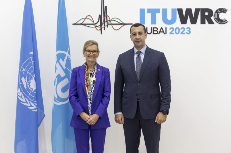 جانب من اللقاءات