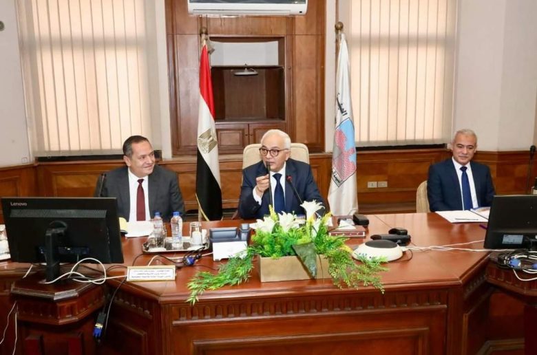 وزير التعليم: تسليم 2392 مشروع مدرسي بالمرحلة الأولى لمبادرة «حياة كريمة»