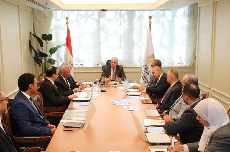 وزير التعليم العالي يناقش آليات ربط الجامعات بالشركات التكنولوجية