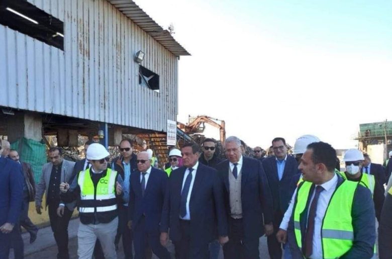 وزيرا التنمية المحلية والزراعة يتفقدان مصنع تدوير القمامة ببورسعيد