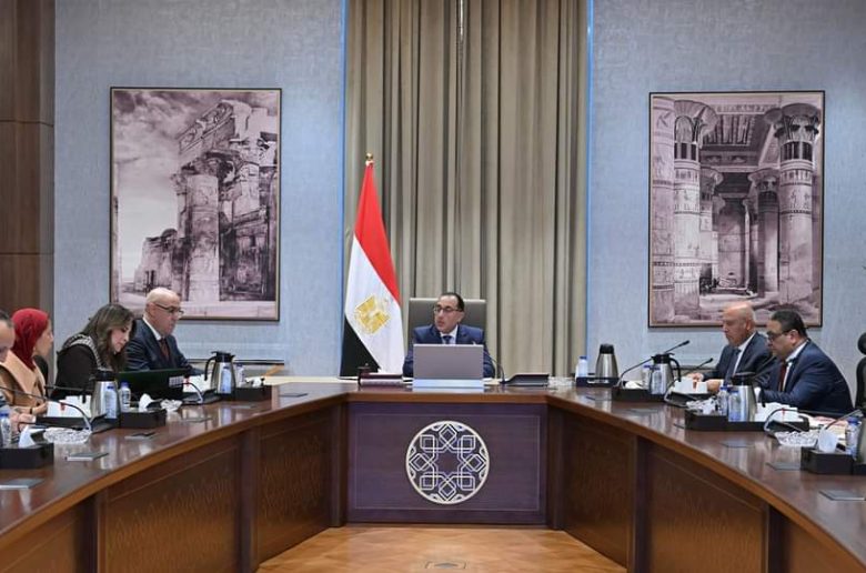 رئيس الوزراء يستعرض مخططات تنمية منطقة الضبعة