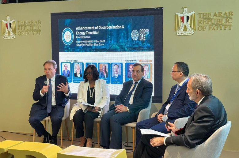 جانب من الجلسة