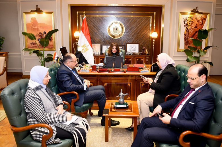 وزيرة الهجرة