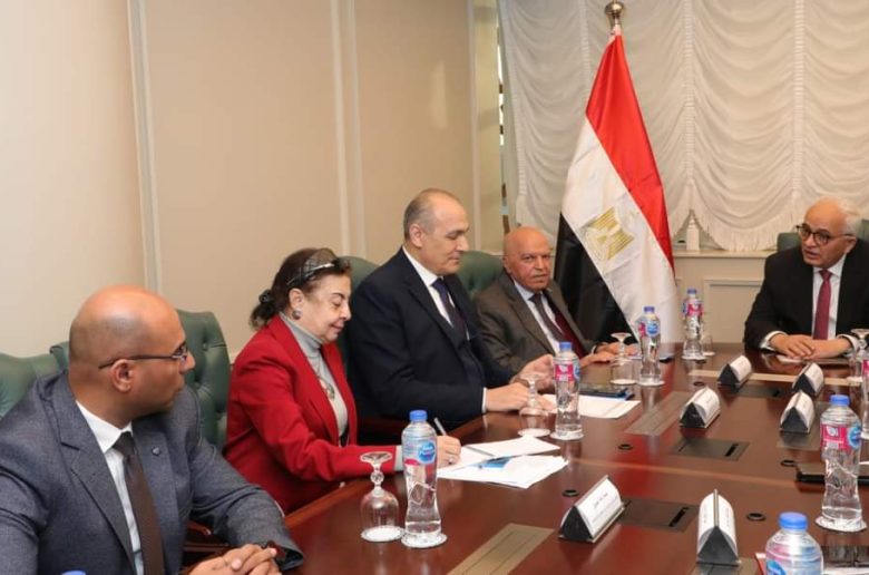 وزير التعليم يعقد اجتماعا تحضيريا لإطلاق وثيقة معايير المعلم