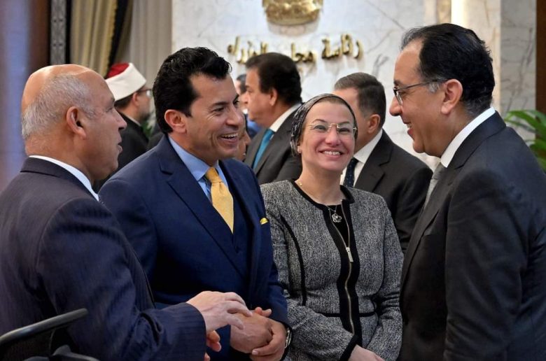 وزير الشباب يستعرض إجراءات التعامل مع الممارسات الاستثنائية من عنف وشغب بالملاعب