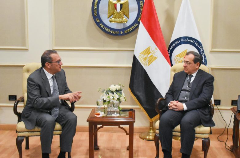لقاء وزير البترول بممثلي الشركة