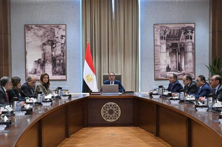 رئيس الوزراء يستعرض مؤشرات الأداء بالمناطق الحرة وسبل إنشاء مناطق جديدة