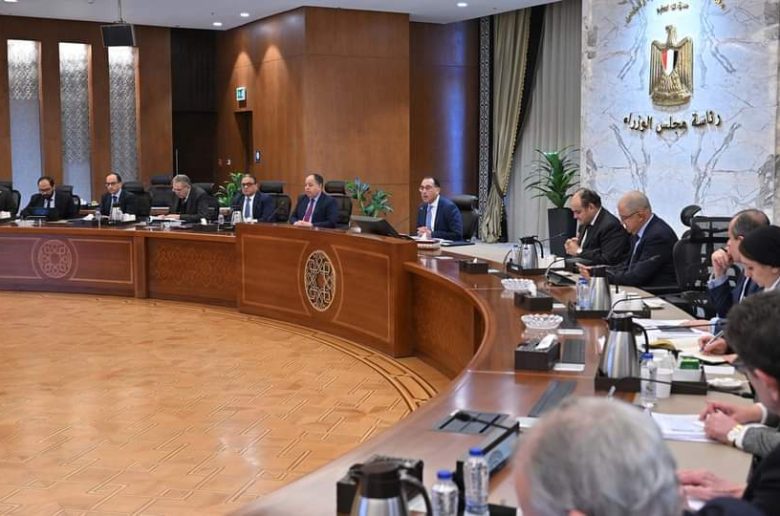 رئيس الوزراء يناقش عدد من الآليات المقترحة لدفع الصادرات المصرية