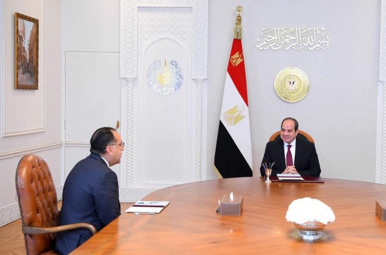 الرئيس السيسي يتابع سير العمل في عدد من ملفات العمل الحكومي