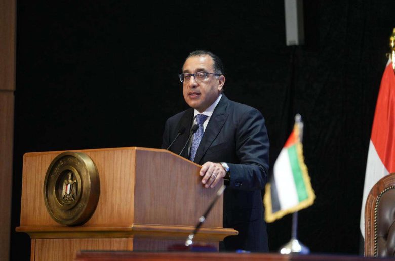 رئيس الوزراء يتوقع كبح جماح التضخم وتوحيد سعر صرف الدولار