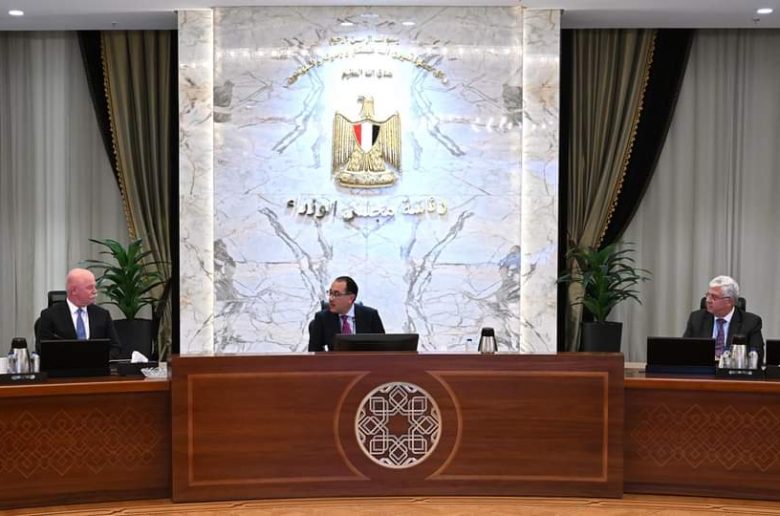 رئيس الوزراء يجتمع مع وزير الثقافة والابتكار المجري ورؤساء 10 جامعات مجرية