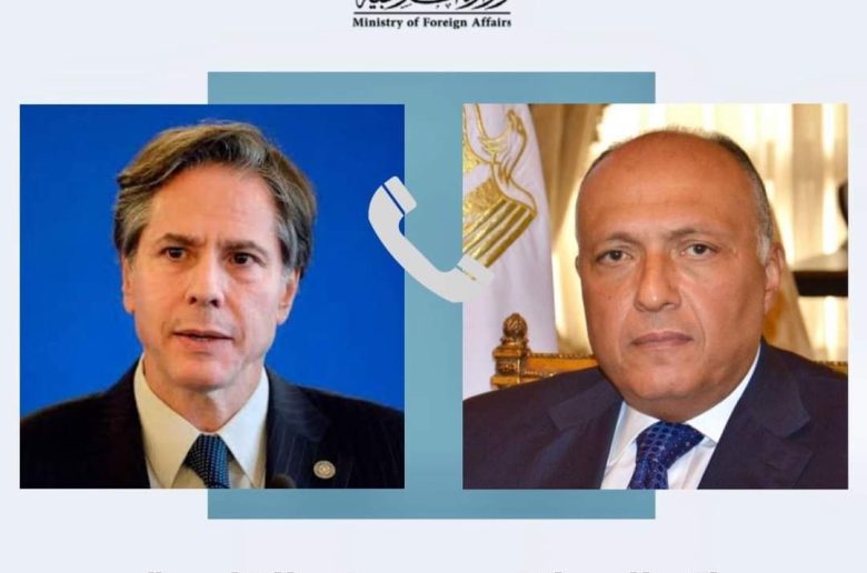 وزير الخارجية يتفق مع نظيره الأمريكي على تعزيز فرص التهدئة ونزع فتيل الأزمات