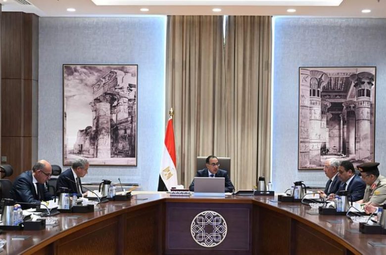 رئيس الوزراء يتابع جهود زيادة الاحتياطي الاستراتيجي من السلع الأساسية