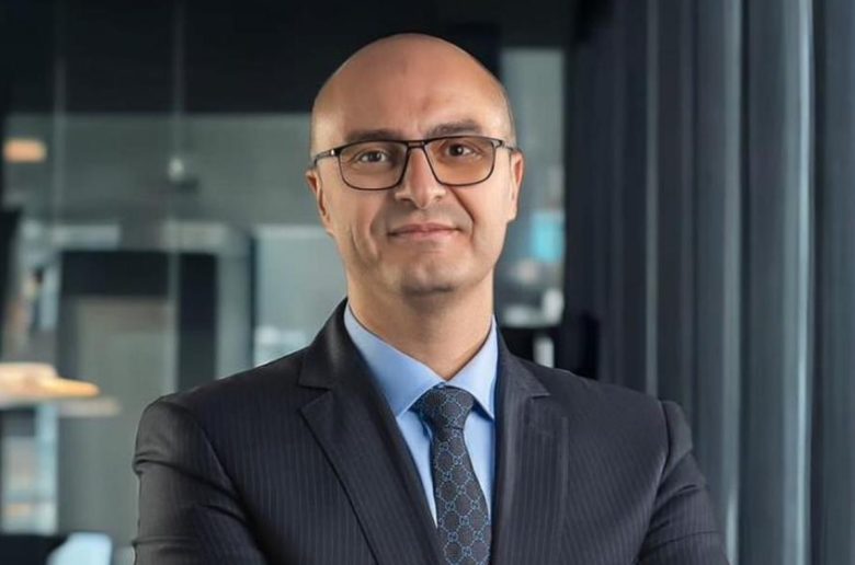 المصرية للاتصالات: استقالة «محمد شمروخ» من منصبه.. ووائل حنفي قائما بالأعمال