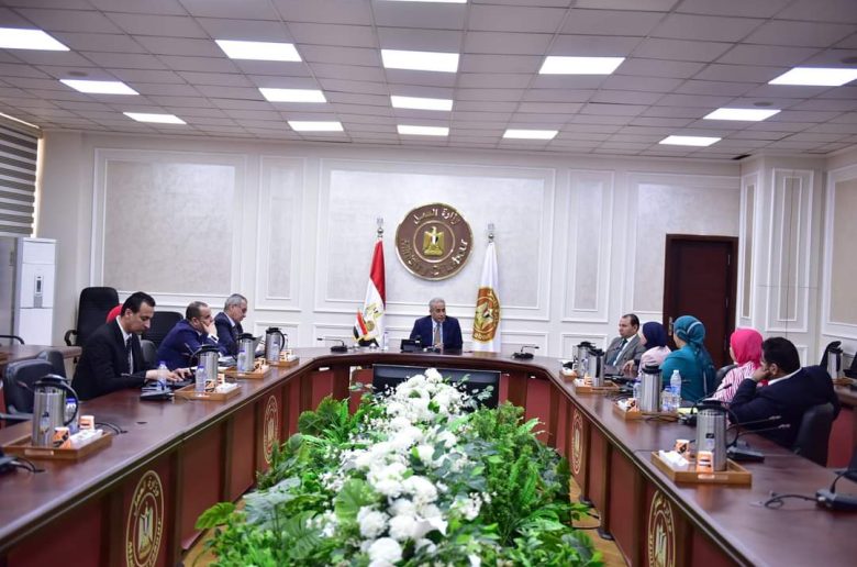 وزير العمل يوجه بسرعة إنجاز «منصة البنية المعلوماتيه لسوق العمل»
