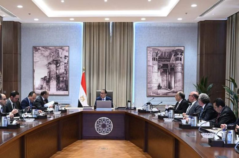 رئيس الوزراء يلتقي أعضاء المجلس التصديري لمواد البناء