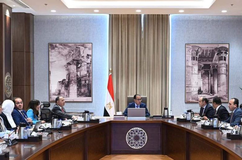 رئيس الوزراء يتابع موقف منظومة رد الأعباء التصديرية