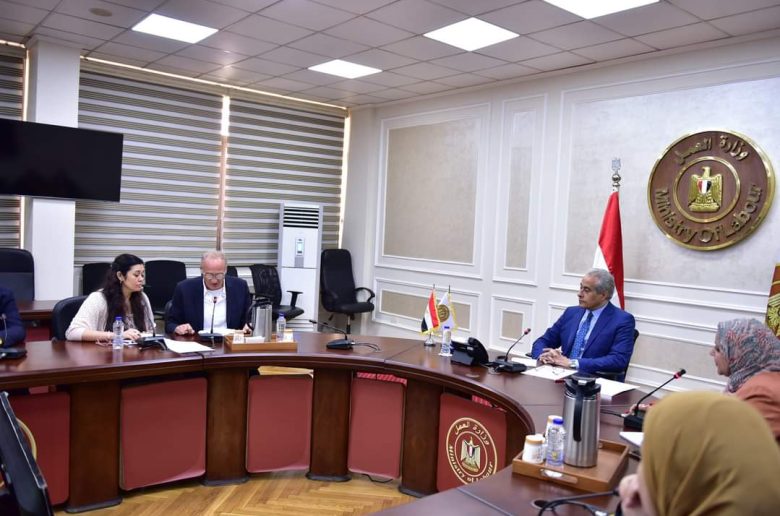 وزير العمل يترأس الاجتماع الثلاثي للتحضير لمؤتمر العمل الدولي