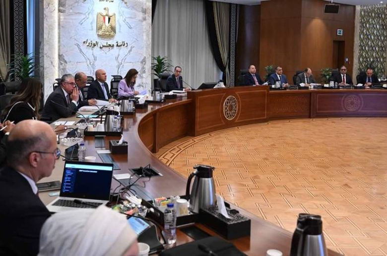 رئيس الوزراء يترأس اجتماع المجلس الأعلى لصناعة السيارات