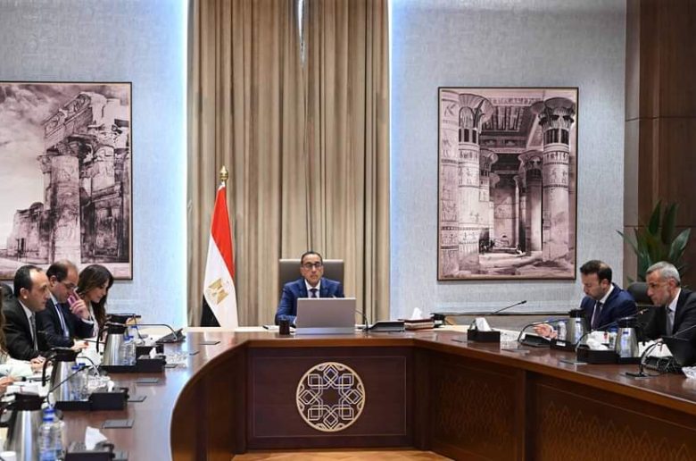 رئيس الوزراء: نعمل على تعزيز تواجد المستثمرين وتحسين مستويات الشفافية