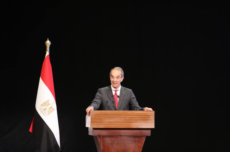 الدكتور عمرو طلعت