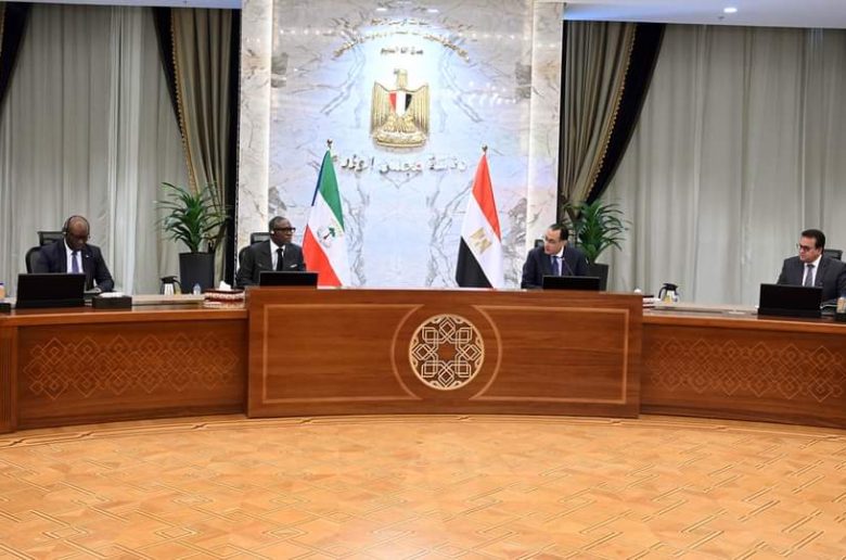 رئيس الوزراء يبحث الملفات ذات الاهتمام المشترك مع نائب رئيس غينيا الاستوائية