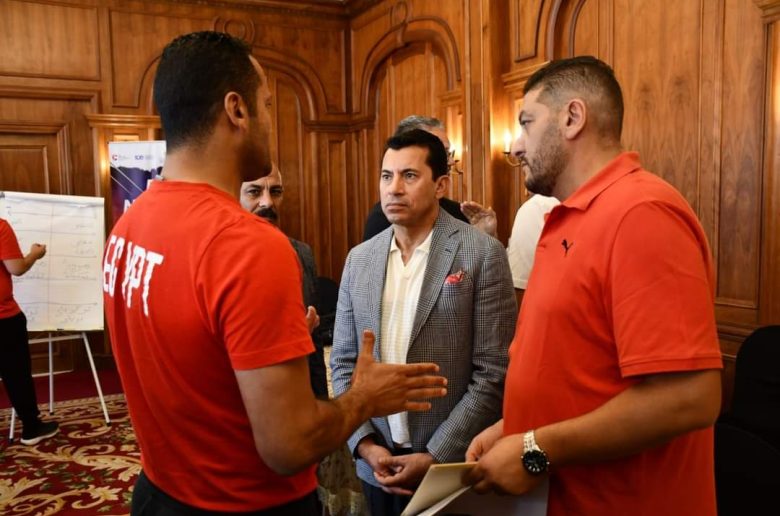 وزير الرياضة يشهد المرحلة التمهيدية من المشروع القومي لصقل مدربي المنتخبات الوطنية