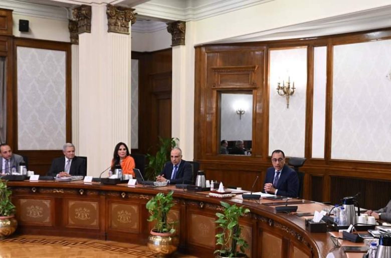 رئيس الوزراء يتابع جهود توفير مياه الشرب والري بمحافظة السويس