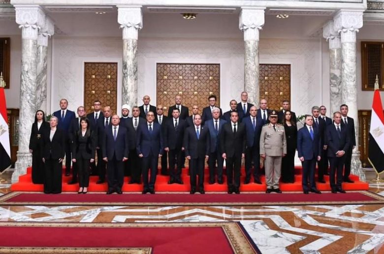 محمد عبداللطيف يؤدي اليمين الدستورية وزيرا للتربية والتعليم والتعليم الفني