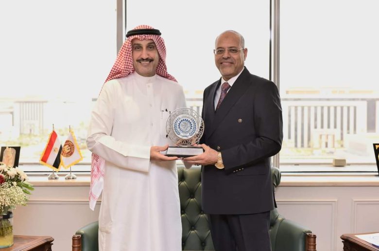 وزير العمل يبحث مع منظمة العمل العربيةتعزيز التعاون في الملفات المشتركة