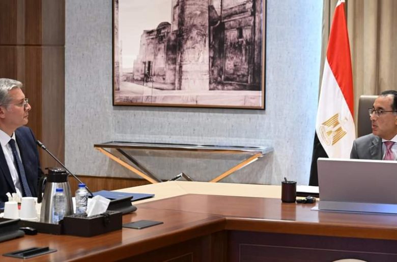 رئيس الوزراء: نستهدف زيادة إنتاجية قطاع البترول من مختلف المنتجات