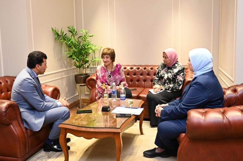 وزير الشباب يبحث استعدادات استضافة الملتقي الدولي لفنون ذوي القدرات الخاصة «أولادنا»