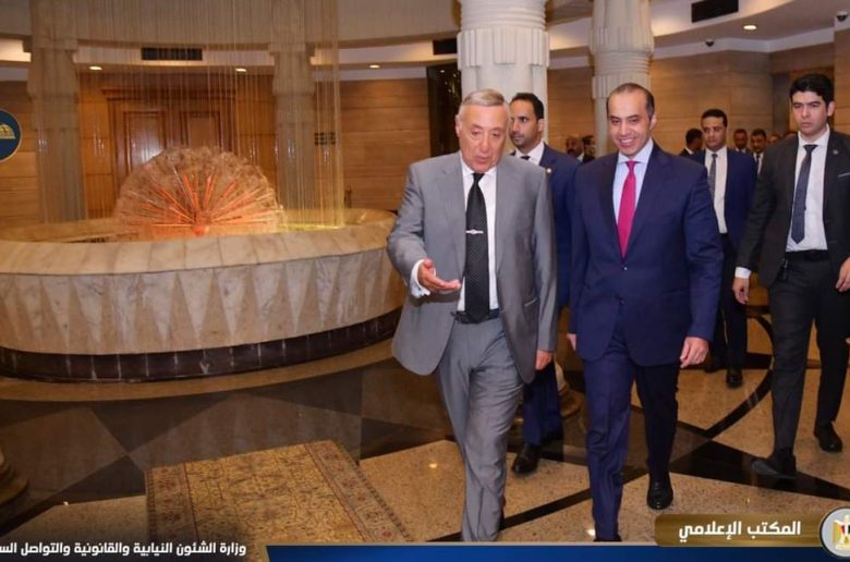 وزير الشئون النيابية يلتقي رئيس المحكمة الدستورية العليا