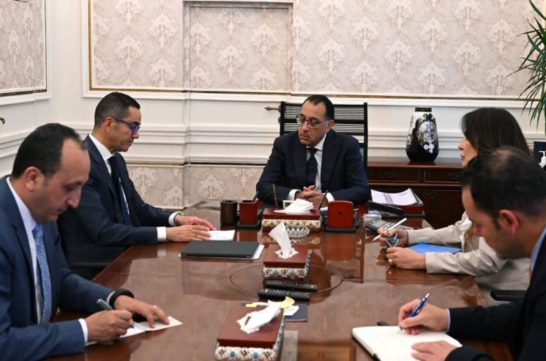 رئيس الوزراء يستعرض مع وزير الاستثمار أبرز ملفات العمل