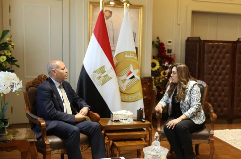 وزيرة التنمية المحلية تتابع تنفيذ المشروعات والملفات الخدمية بمحافظة القاهرة 