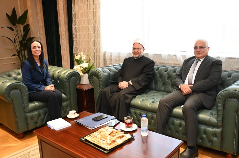 وزيرة التضامن ومفتي الديار المصرية ويستعرضان تعزيز أوجه التعاون بعدد من ملفات العمل