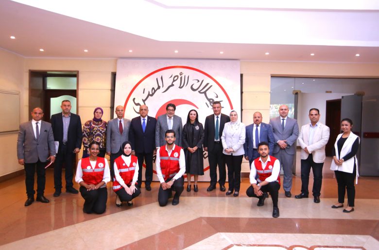 وزيرة التضامن تتفقد مركز الهلال الأحمر وتطلع على أنشطته وتدخلاته الوطنية والدولية 