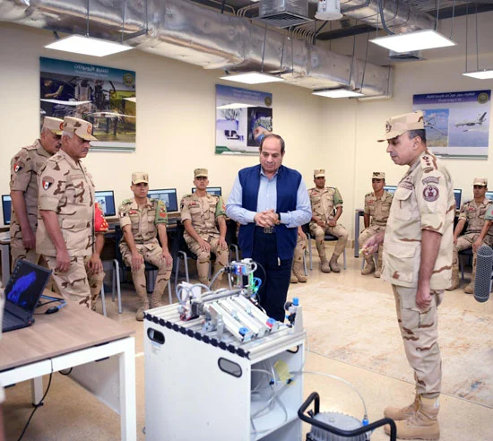 الرئيس السيسي يتفقد جهود إنشاء مركز القيادة الاستراتيجية بالعاصمة الإدارية