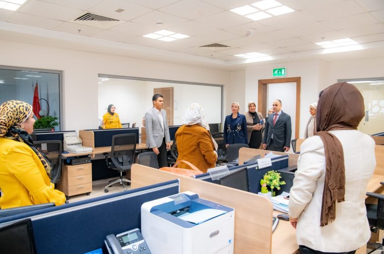 وزيرة البيئة خلال جولتها