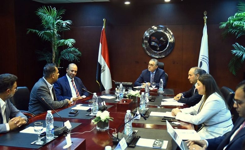 جانب من لقاء الرئيس التنفيذي للهيئة العامة للاستثمار ووفد شركة بلاك آند ديكر الأميركية