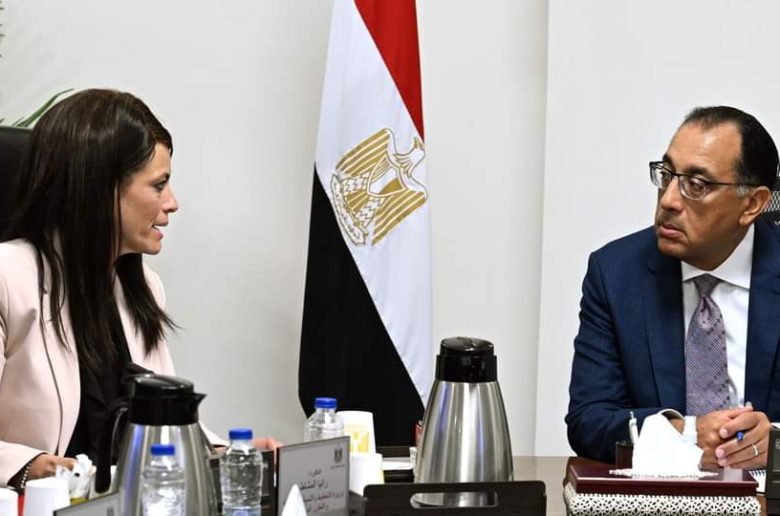 رئيس الوزراء يتابع سير برامج تعزيز مشاركة القطاع الخاص ودعم ريادة الأعمال