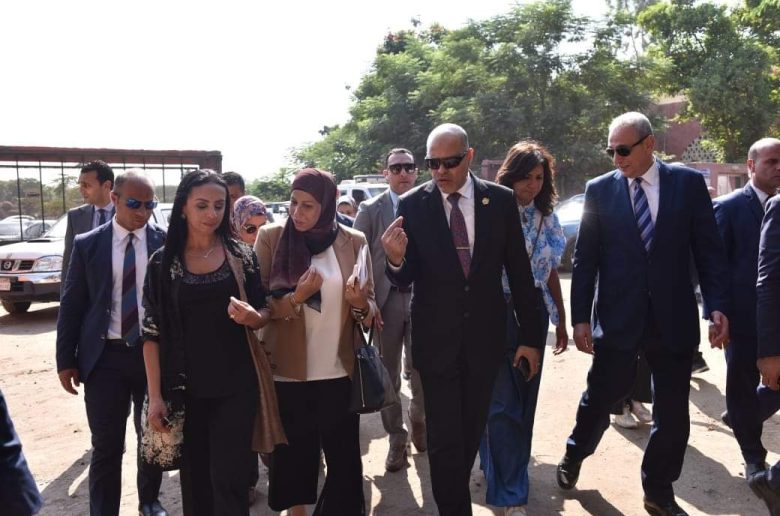 وزيرا العمل والتضامن ومحافظ الغربية يبحثون مواجهة تحديات صناعة العطور الزيتية