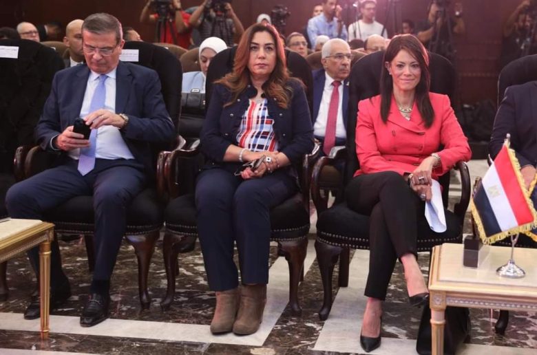 منال عوض وزيرة التنمية المحلية تشارك بمؤتمر إطلاق أول سوق إصدار وتداول شهادات خفض الكربون الطوعي