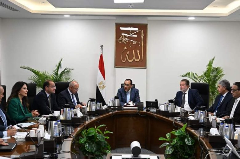 رئيس الوزراء يتابع تنفيذ مبادرات دعم الصناعة والزراعة والسياحة